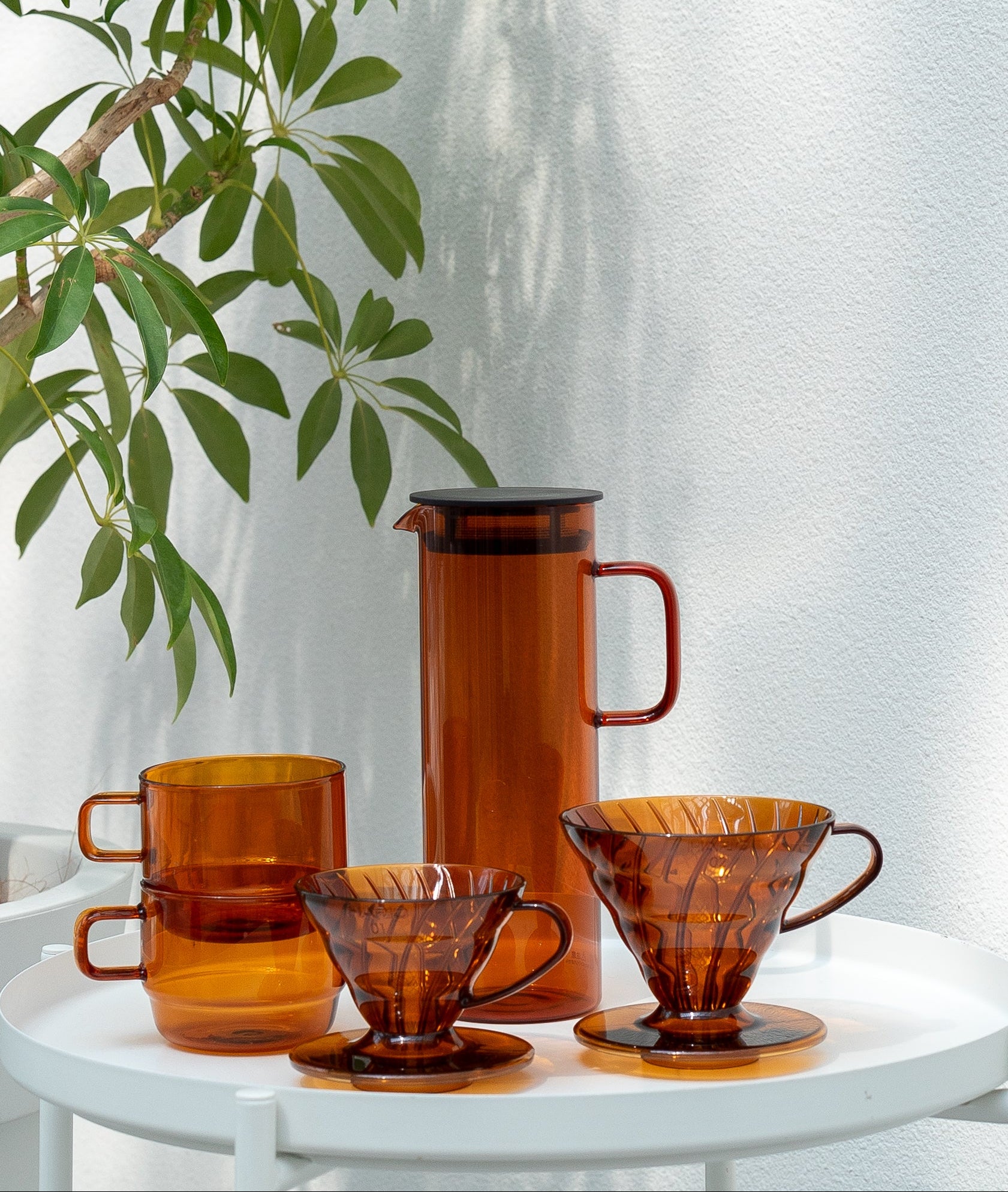 V60 Plastic Coffee Dripper Amber 01