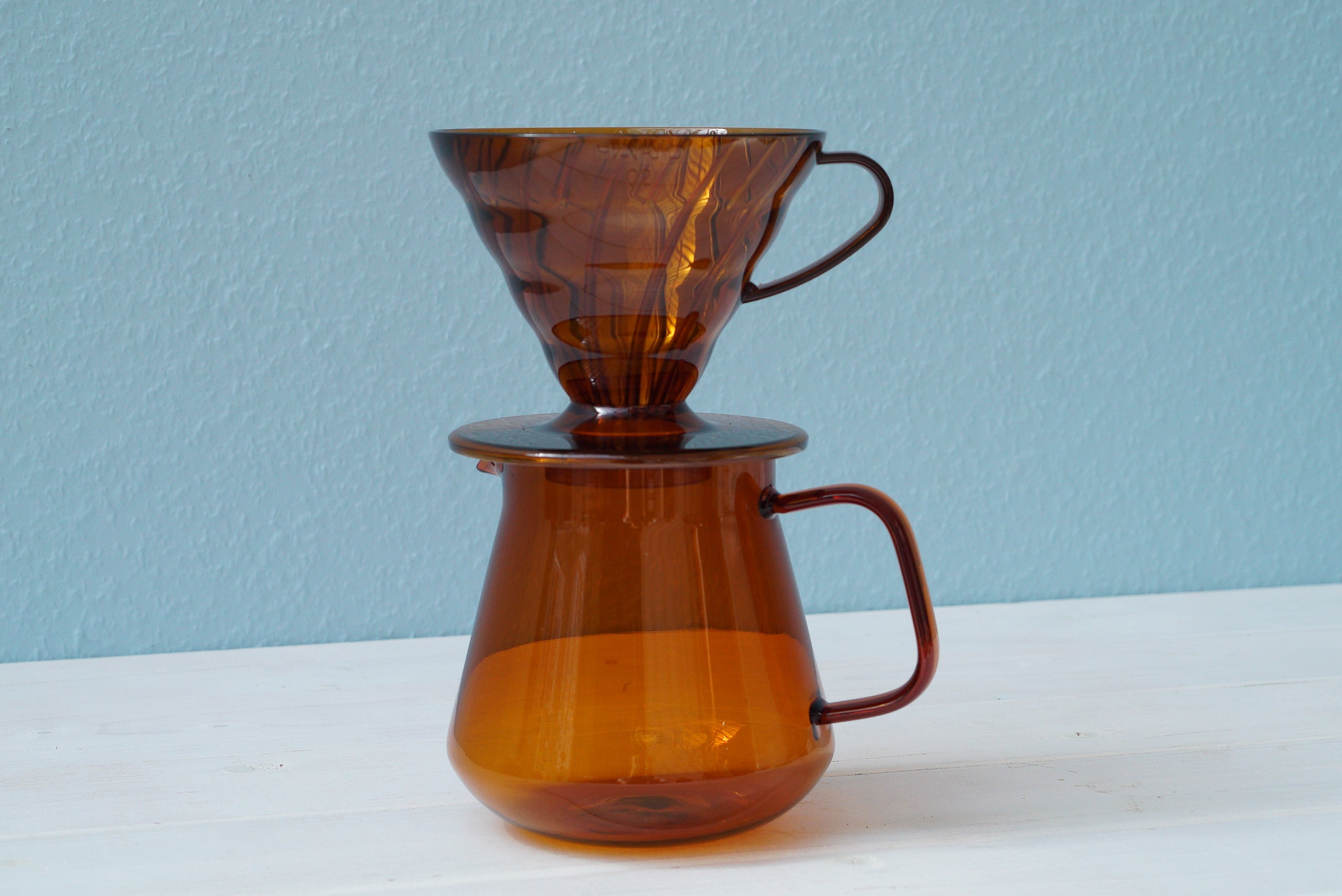 V60 Plastic Coffee Dripper Amber 02