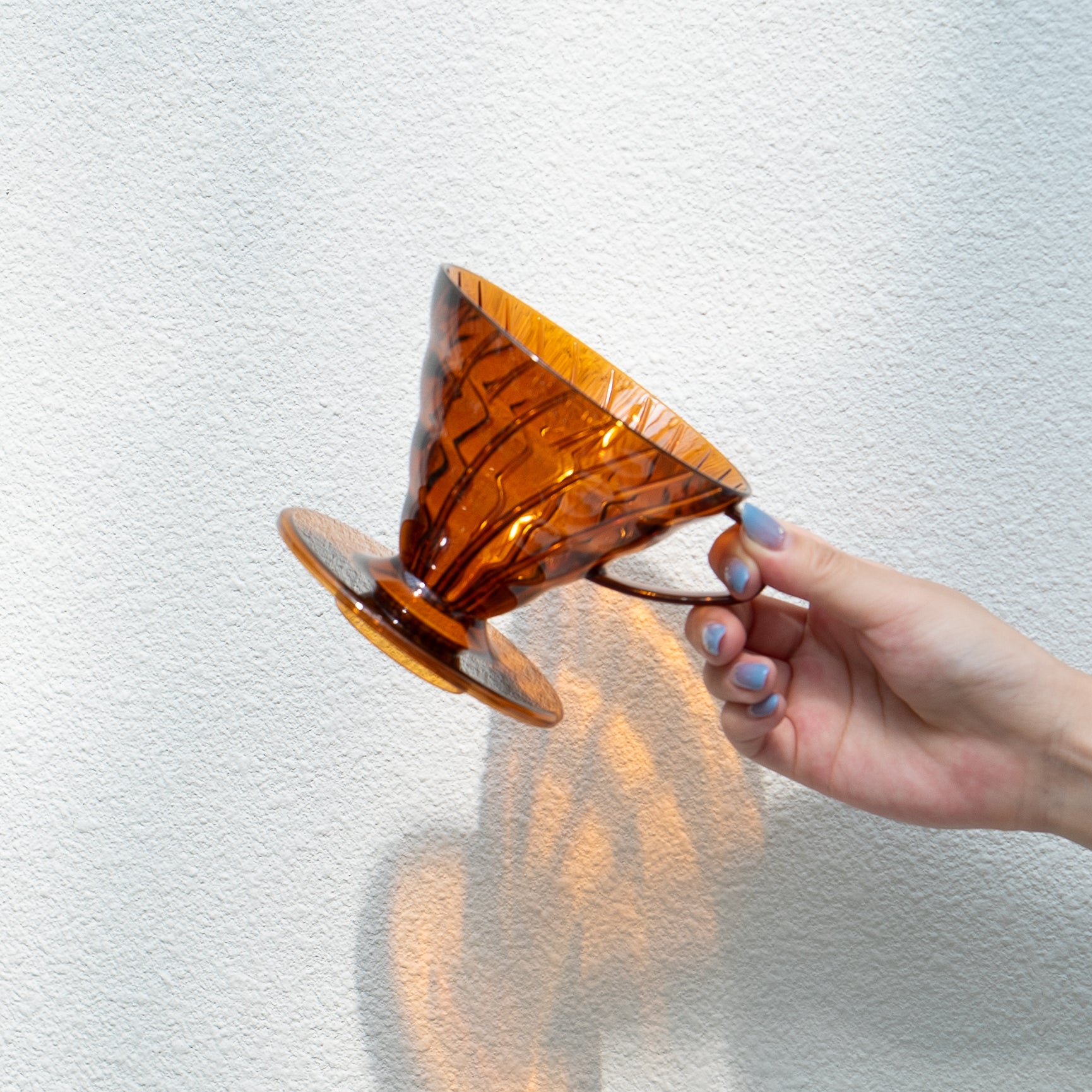 V60 Plastic Coffee Dripper Amber 02