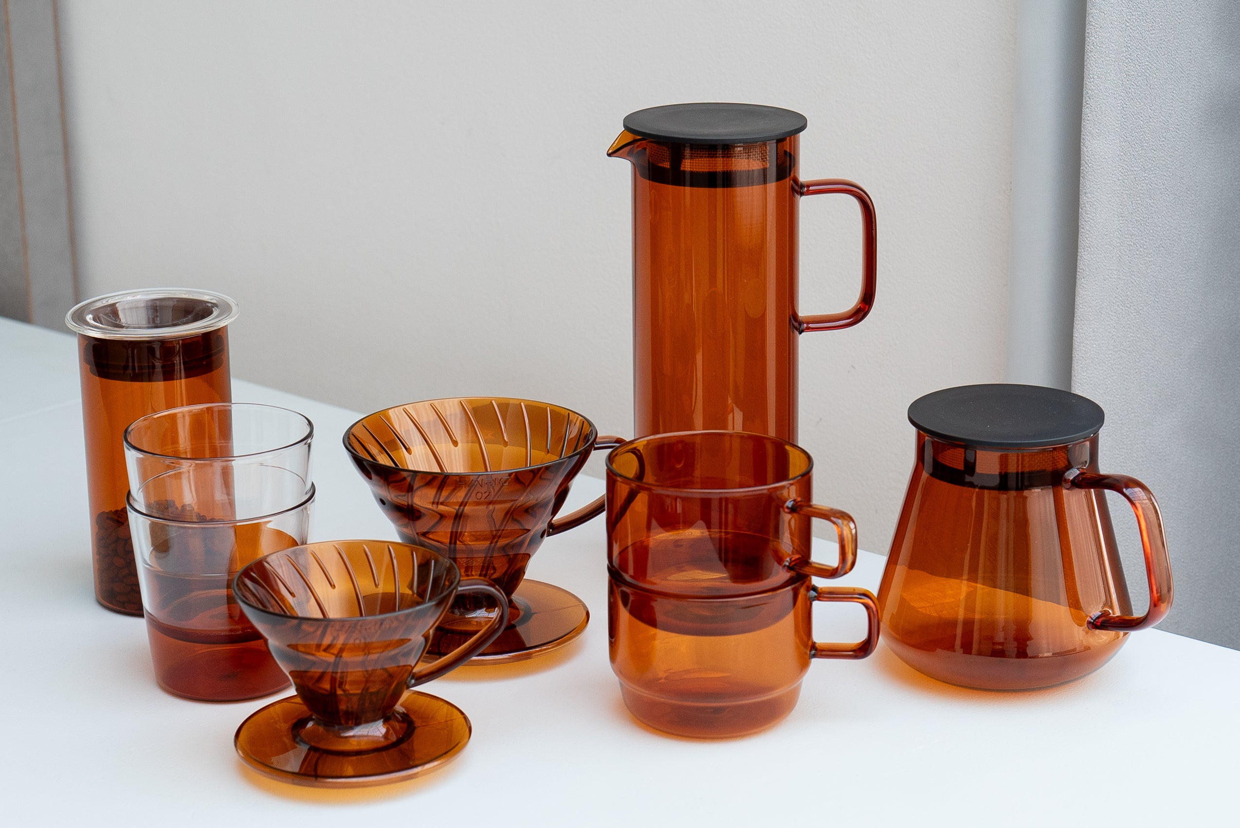 V60 Plastic Coffee Dripper Amber 01