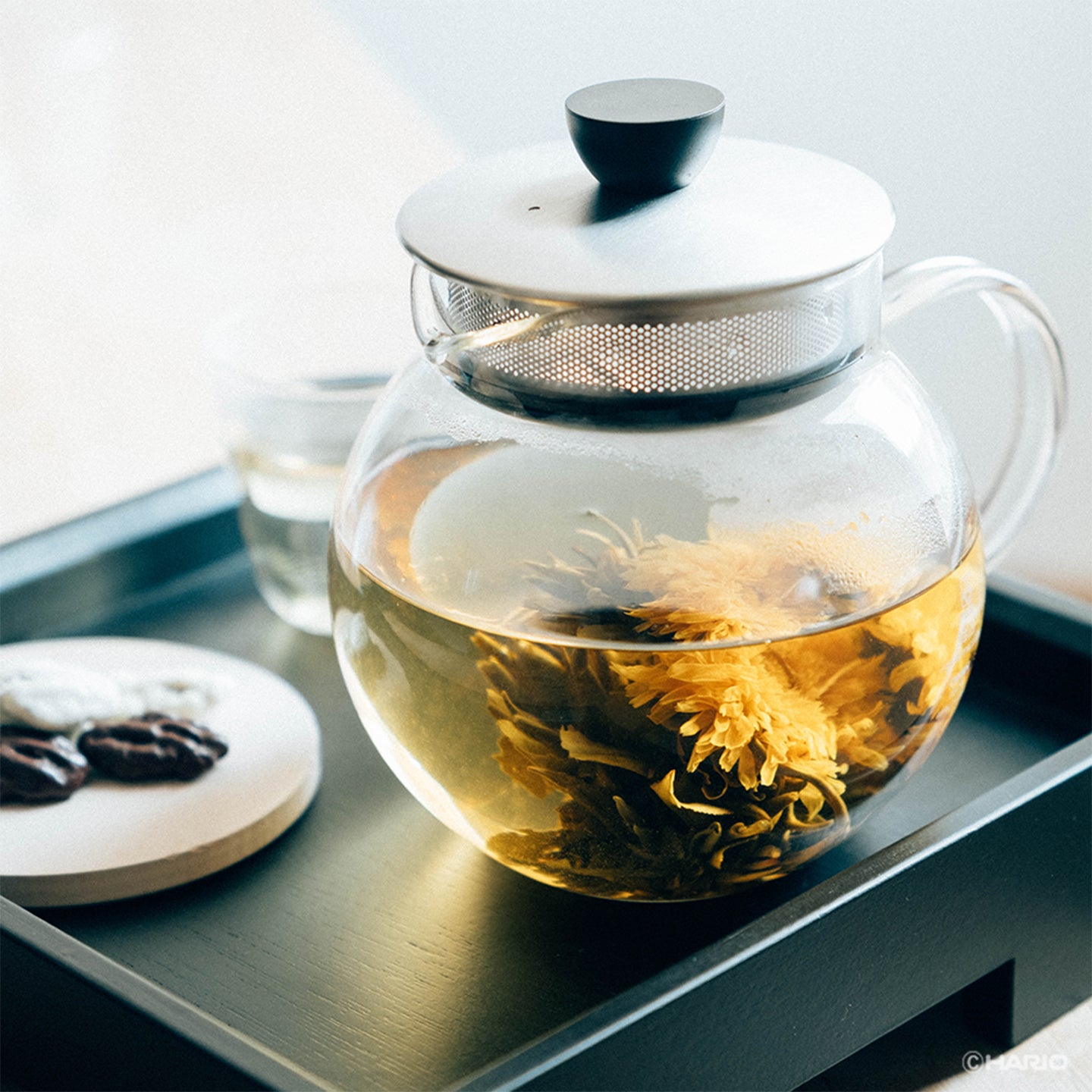 Glass Jumping Leaf Tea Pot 600ml