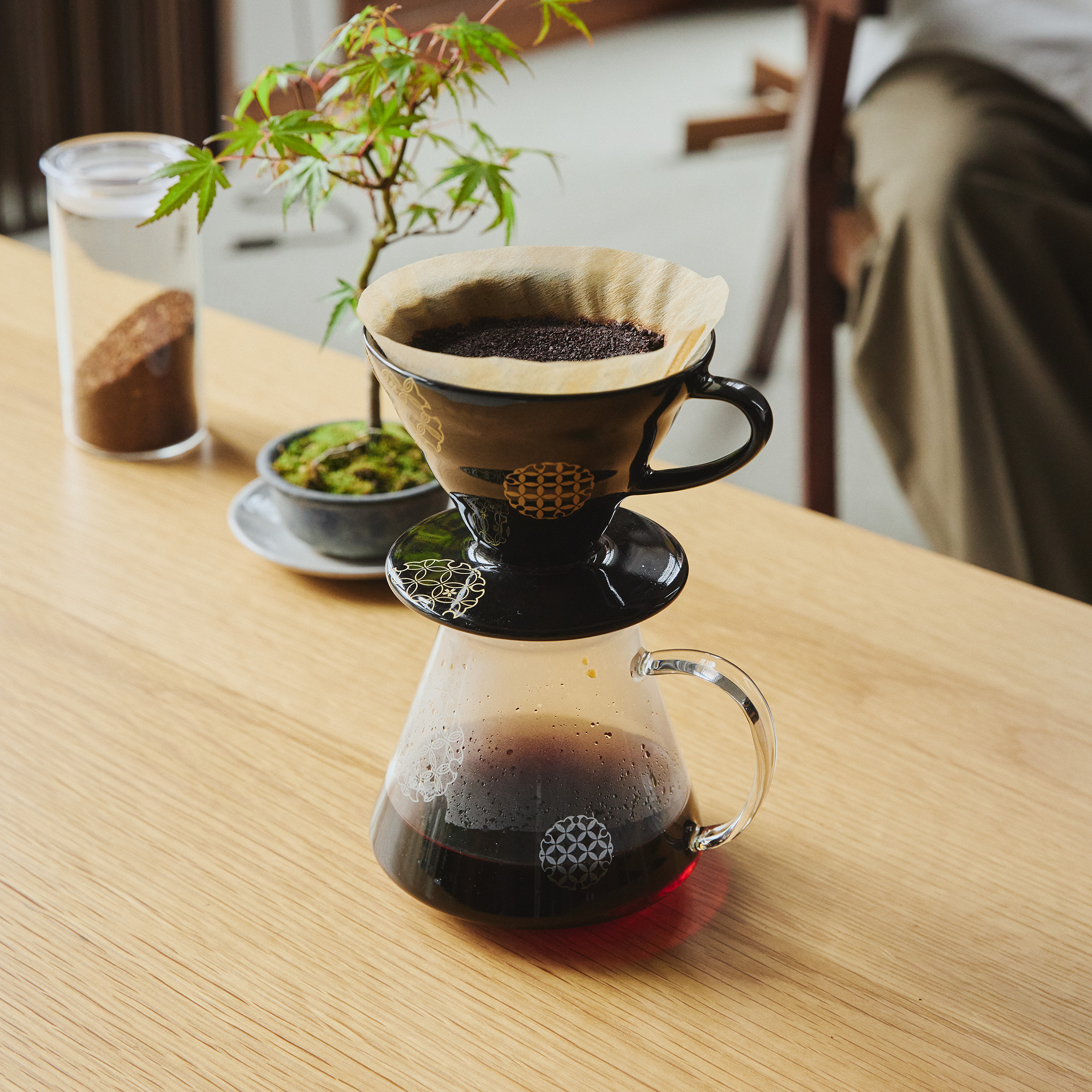 V60 Ceramic Dripper 02 "Shippou" Seven Treasures Pattern